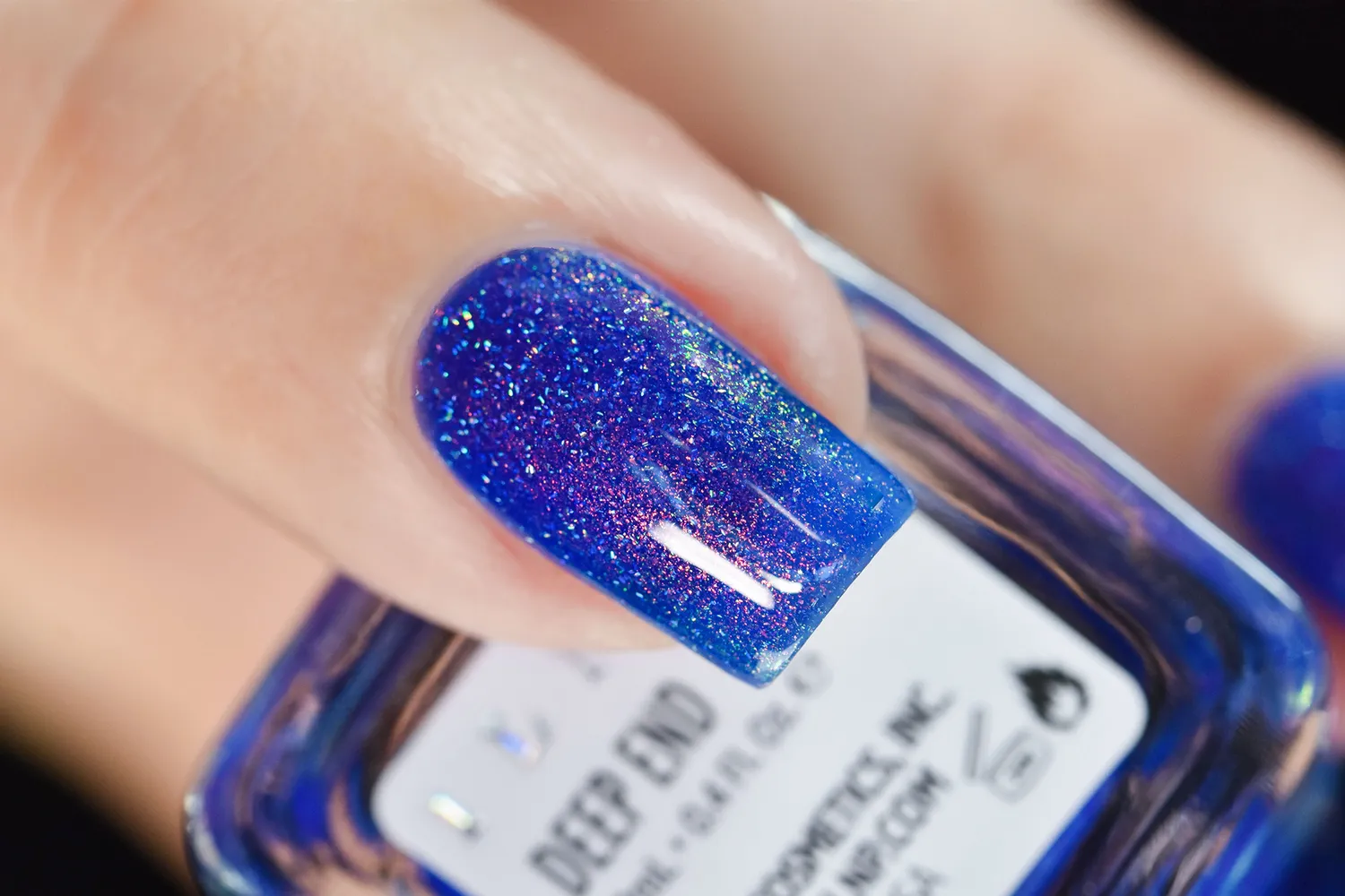 ILNP Deep End nagellack koboltblå shimmer