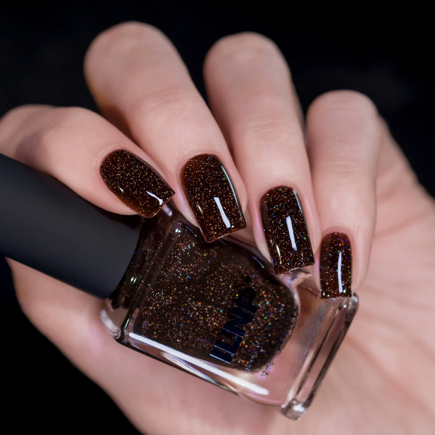 ILNP Bear Hug nagellack brun jelly holo