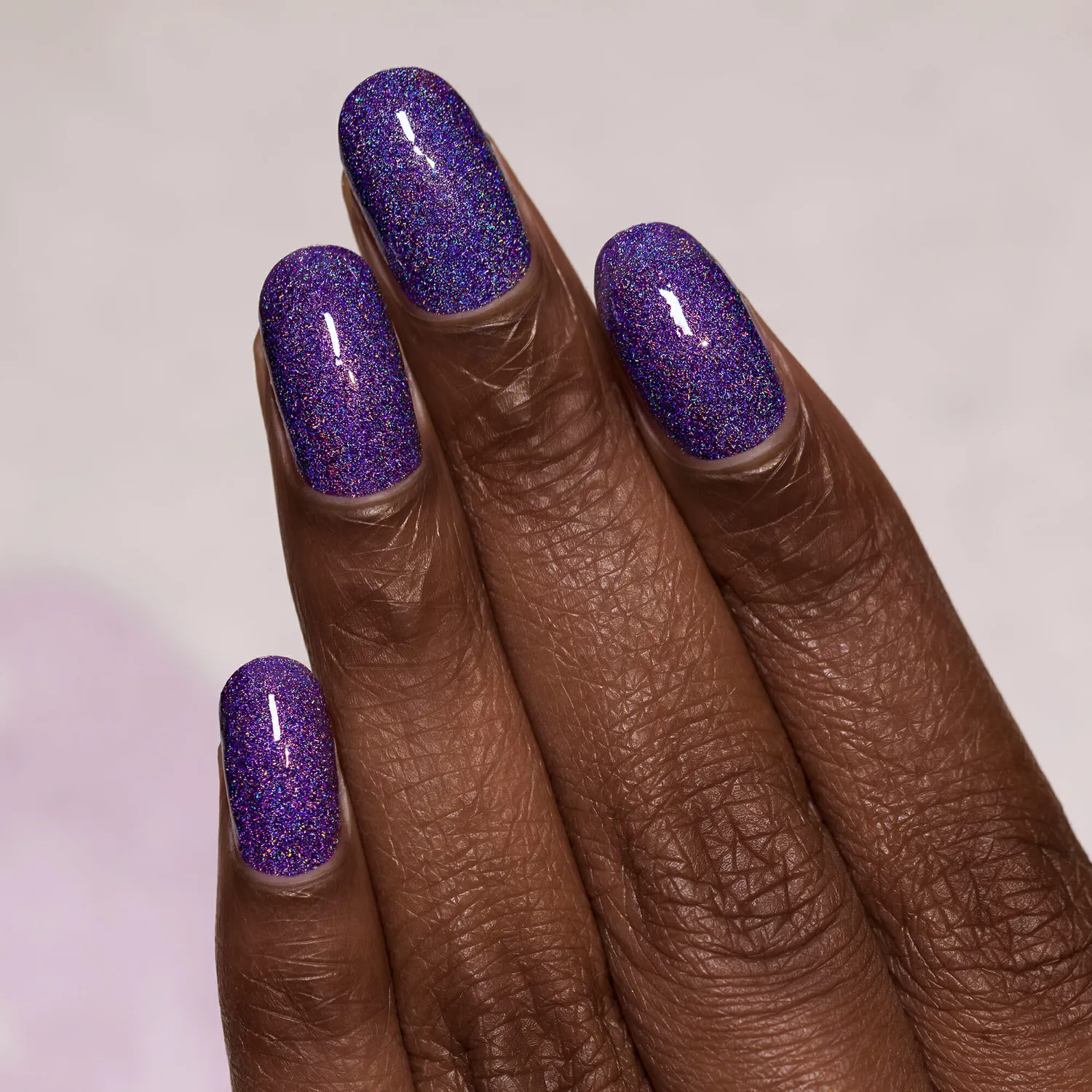 ILNP Ultra Holo Walking Home nagellack druvlila holografiskt