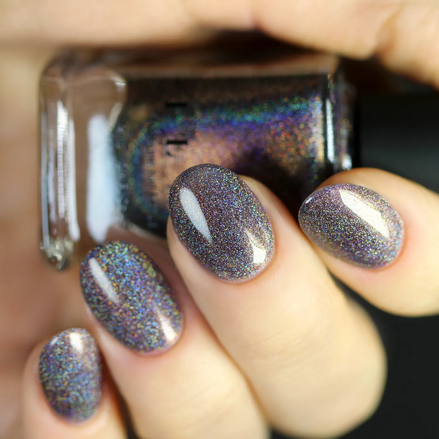 ILNP Wicked Stay Hidden nagellack grå holografisk