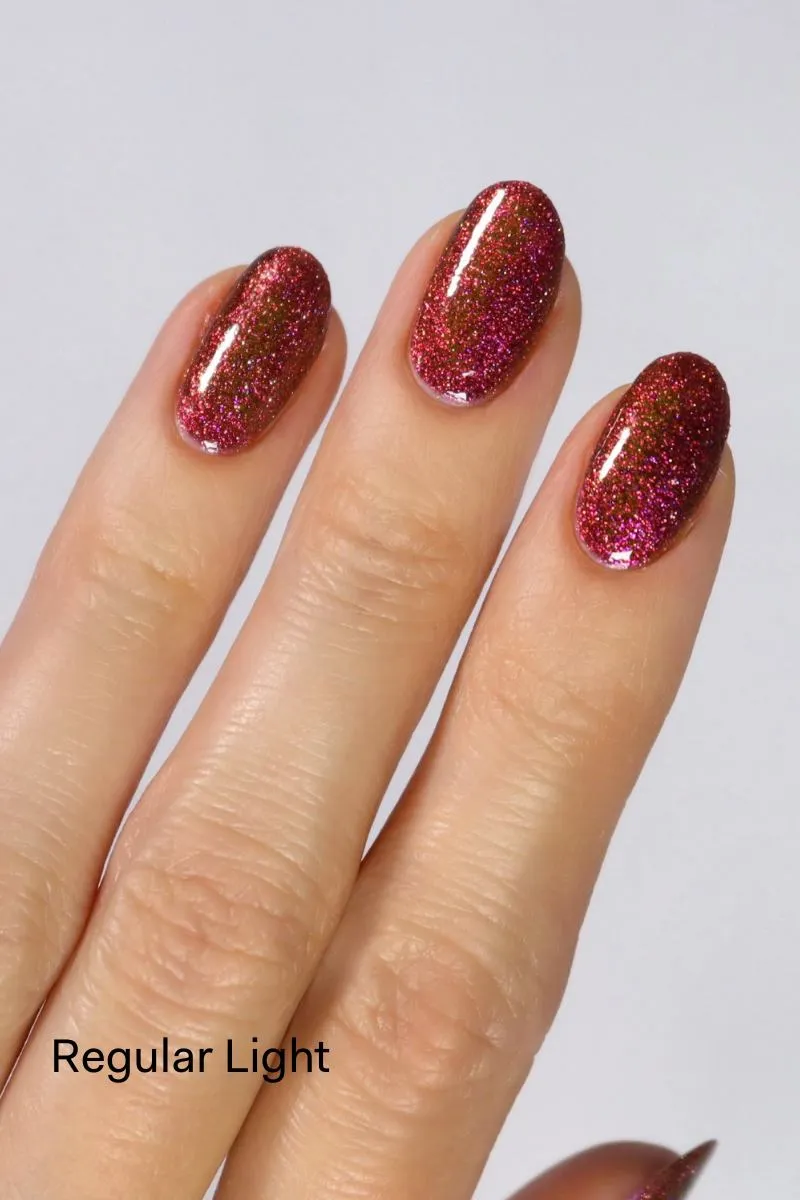 Cirque Colors La Rougeanne nagellack mörkrött shimmer