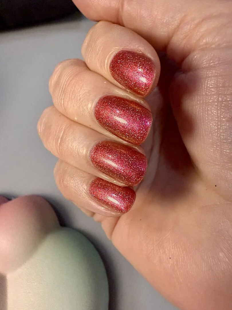 Cirque Colors Ringleader nagellack röd-orange holografisk