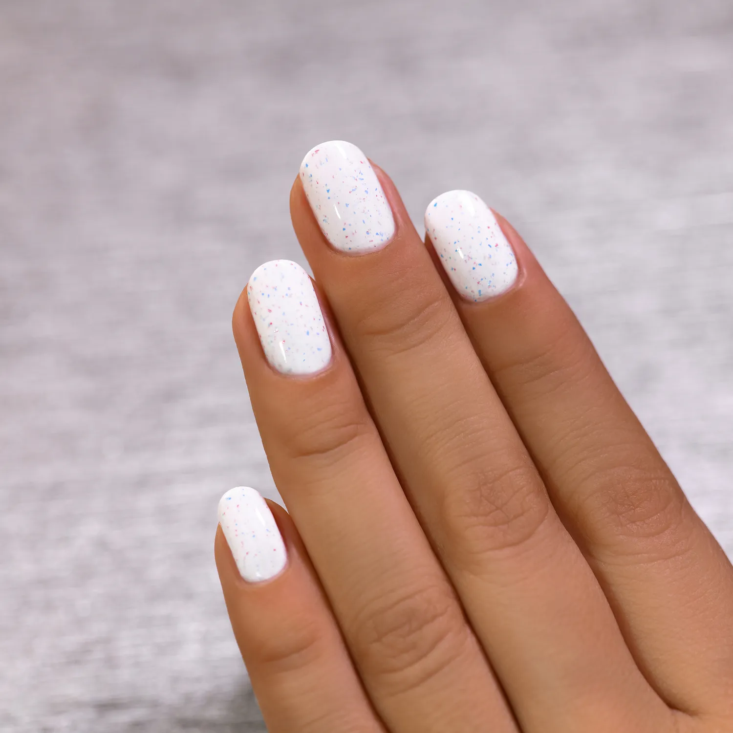 ILNP At Sea Liberty nagellack vit prickig