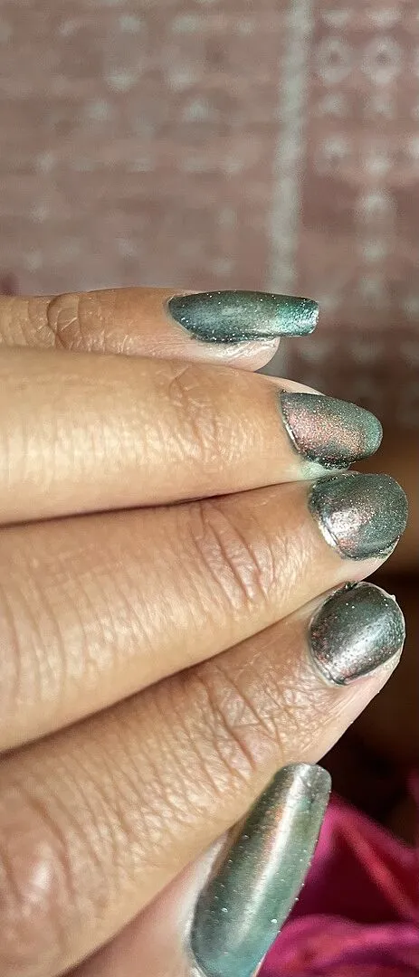 Cirque Colors Red Sprite nagellack magnetiskt turkos