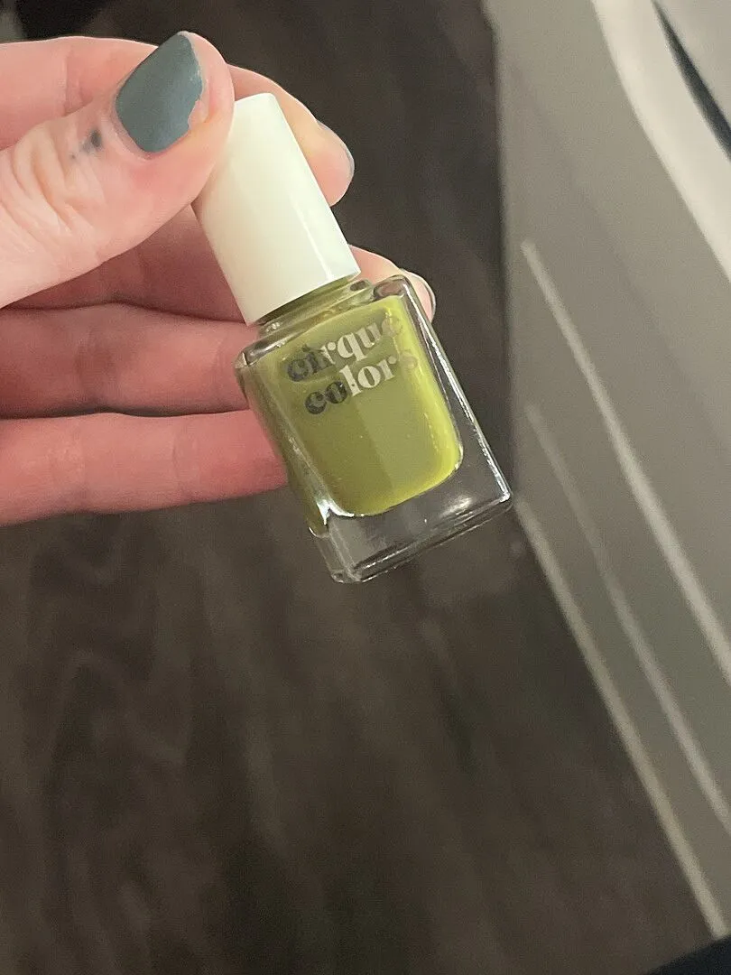 Cirque Colors Olive Jelly nagellack olivgrön jelly
