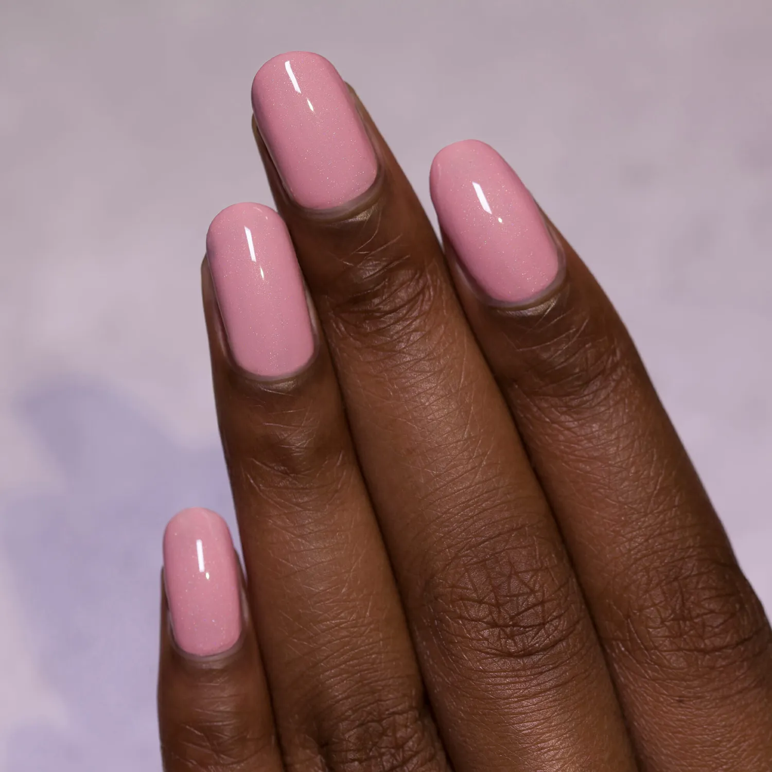 ILNP Full Bloom nagellack persikorosa holografisk