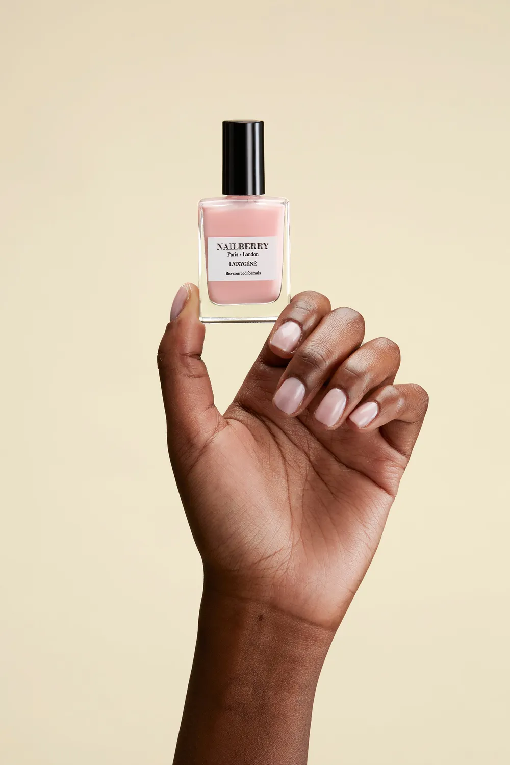 Nailberry Elegance nagellack 14 ml ljusrosa sheer
