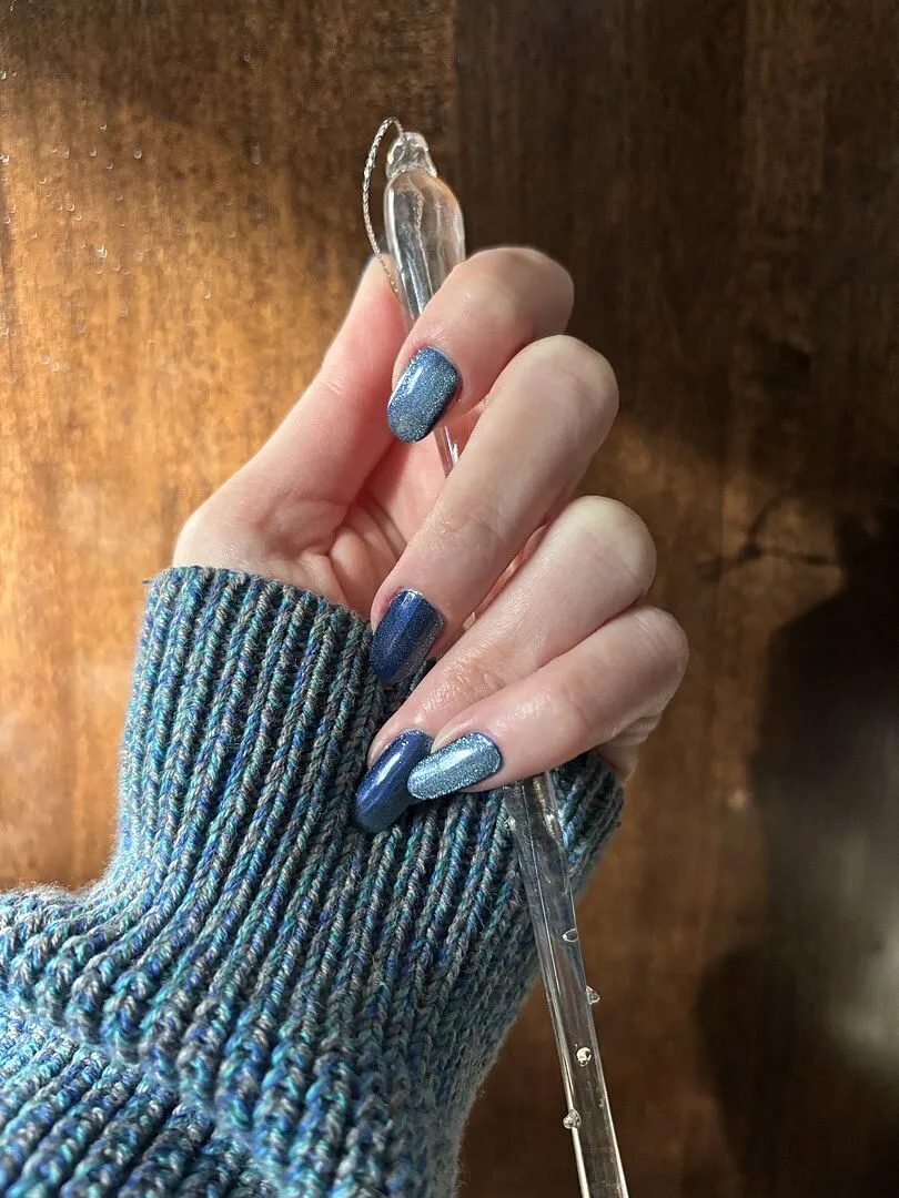 Cirque Colors Blue Velvet nagellack magnetisk blå