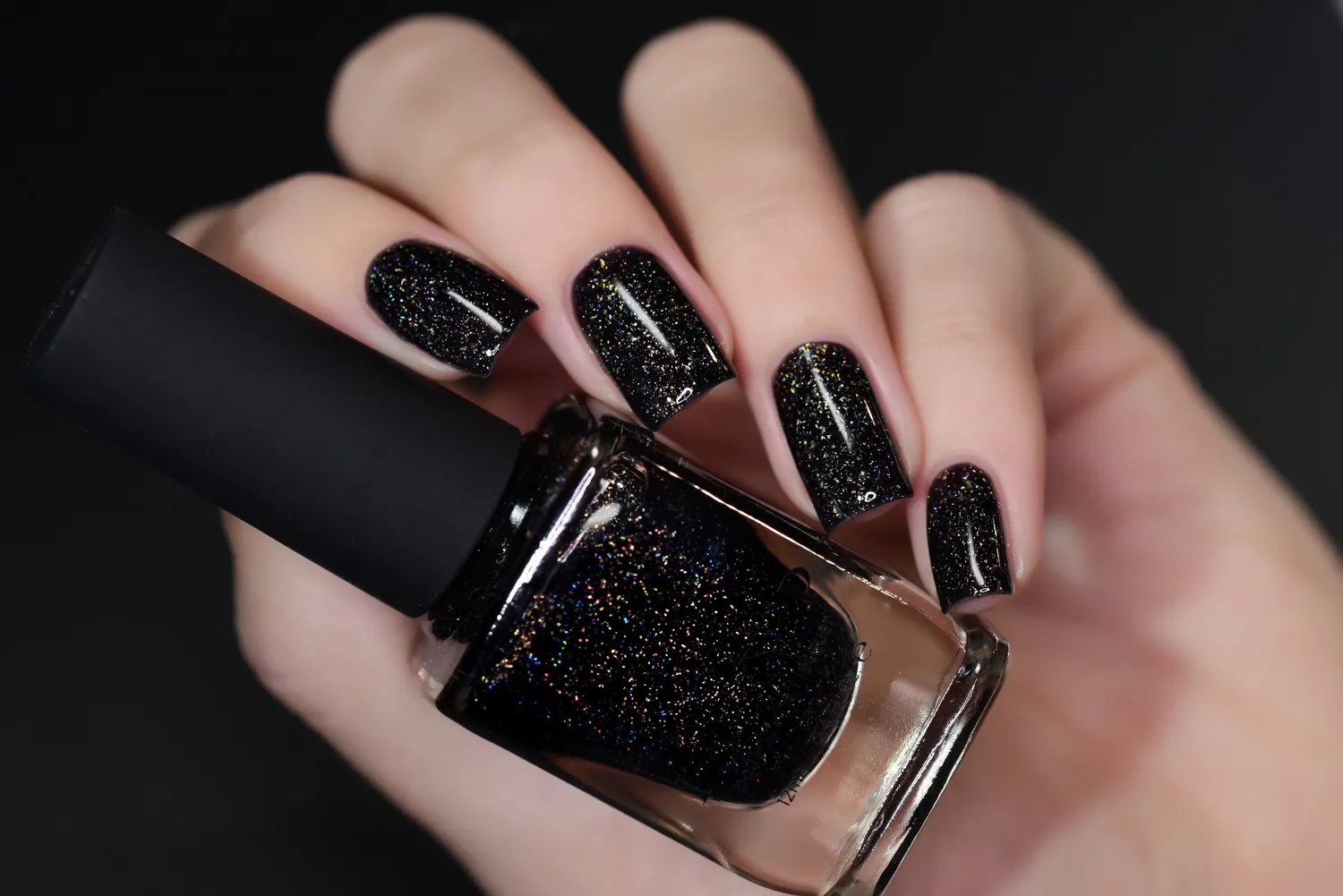 ILNP Silhouette nagellack svart guld holografisk