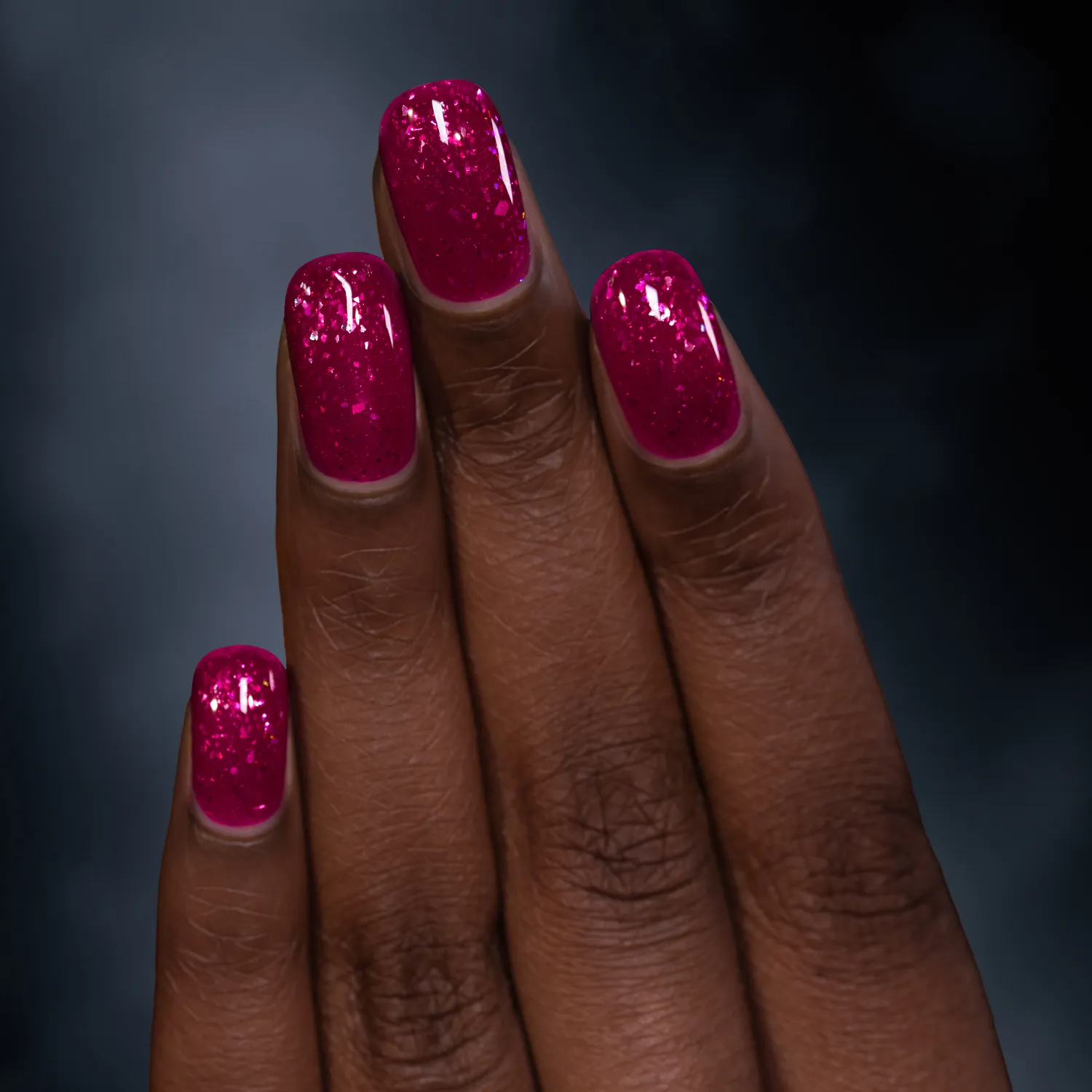 ILNP Curtain Call nagellack magenta flakie