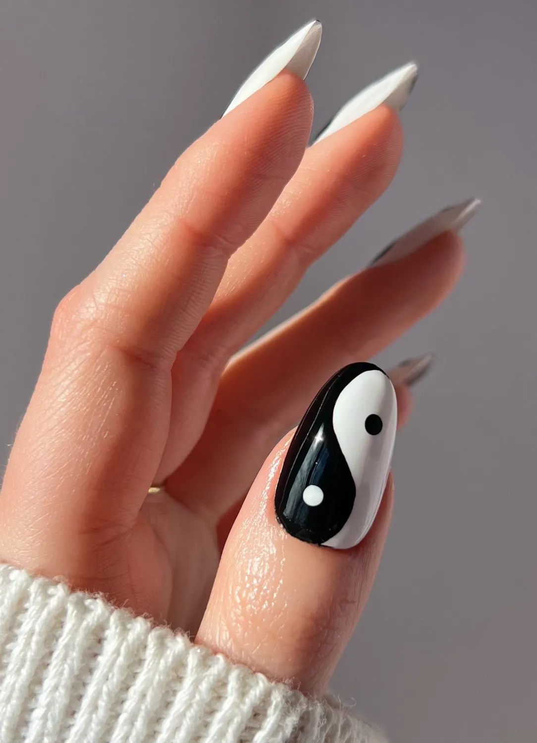 Cirque Colors Yin Yang Duo nagellack svart vit 2-pack