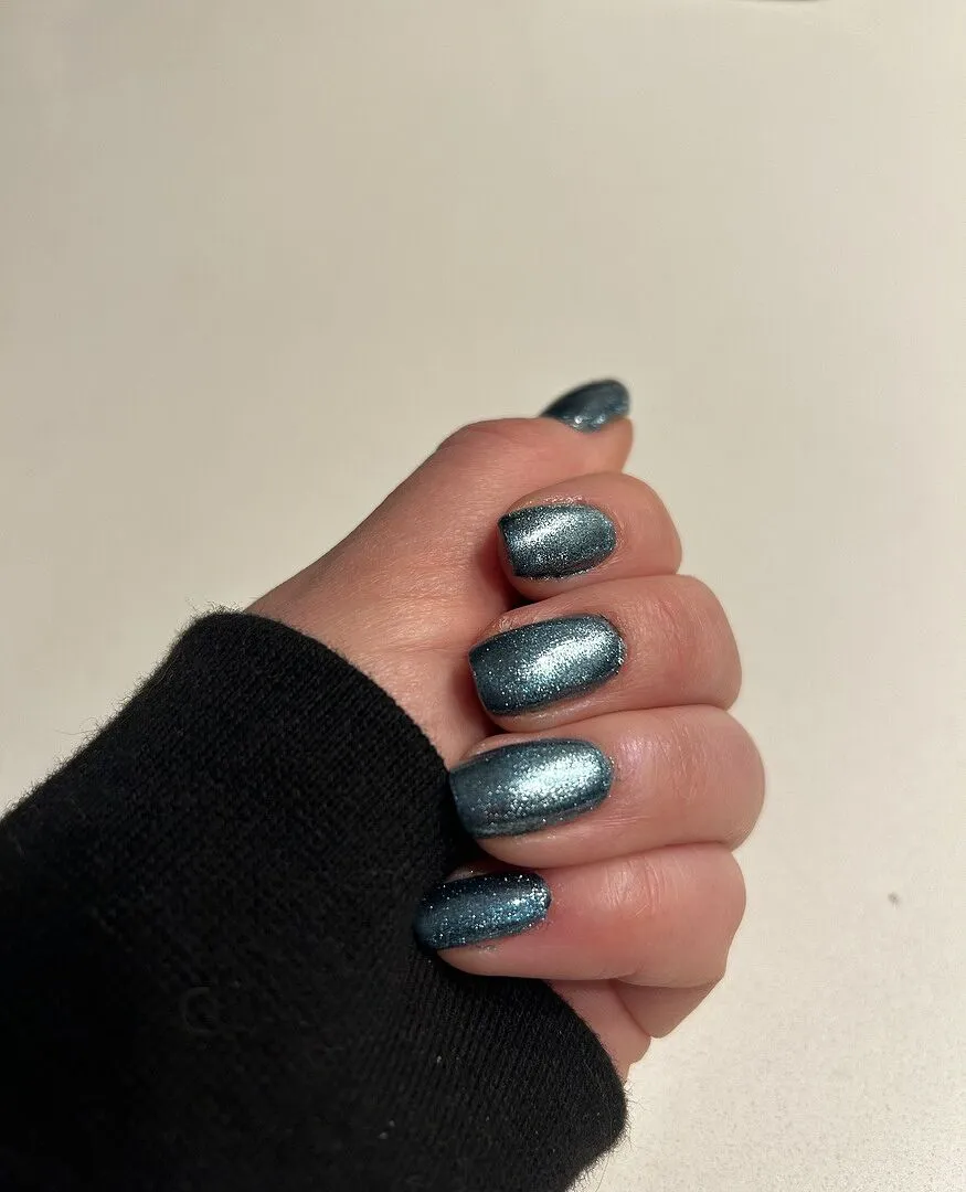 Cirque Colors Blue Velvet nagellack magnetisk blå