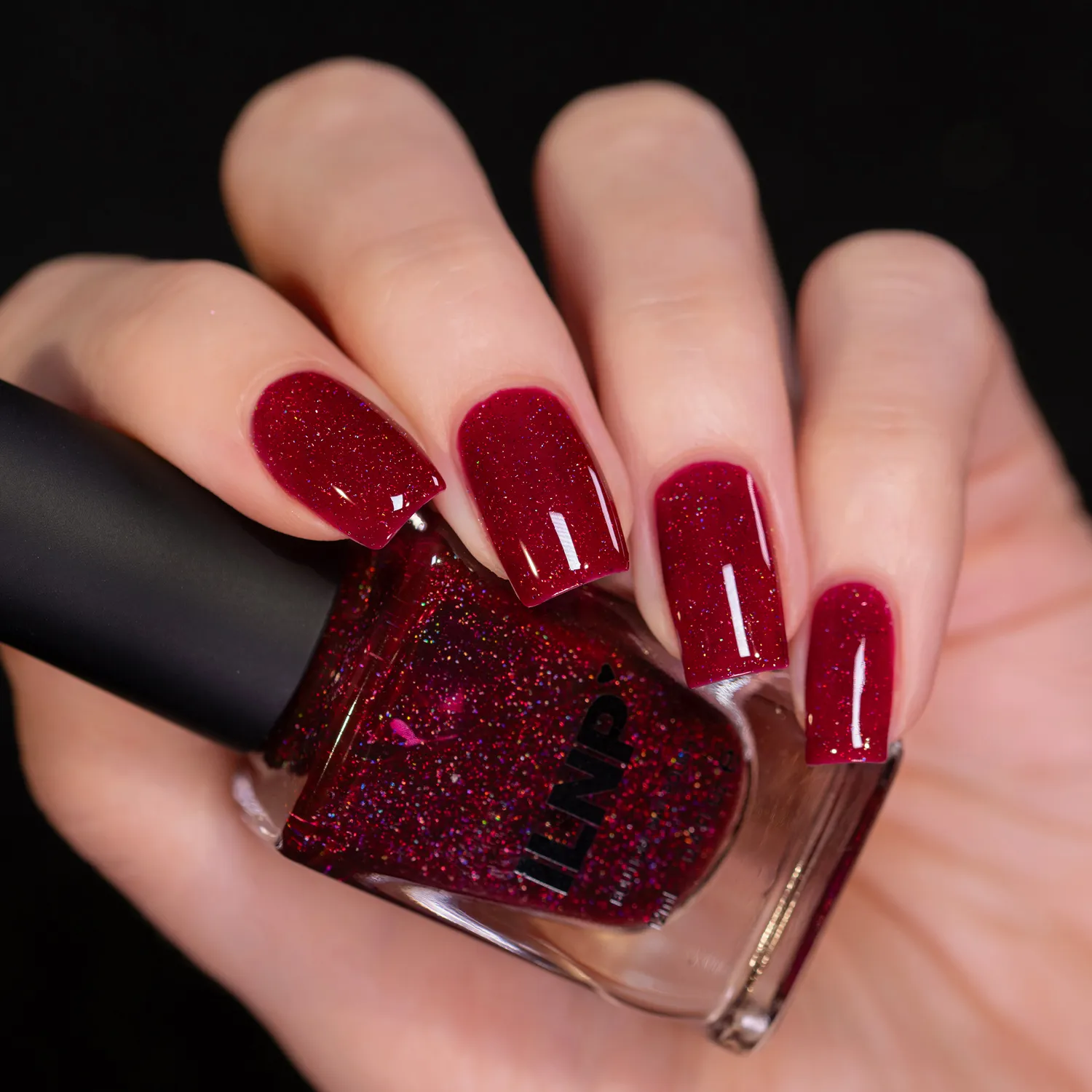 ILNP Vineyard Merlot nagellack vinröd holografisk jelly