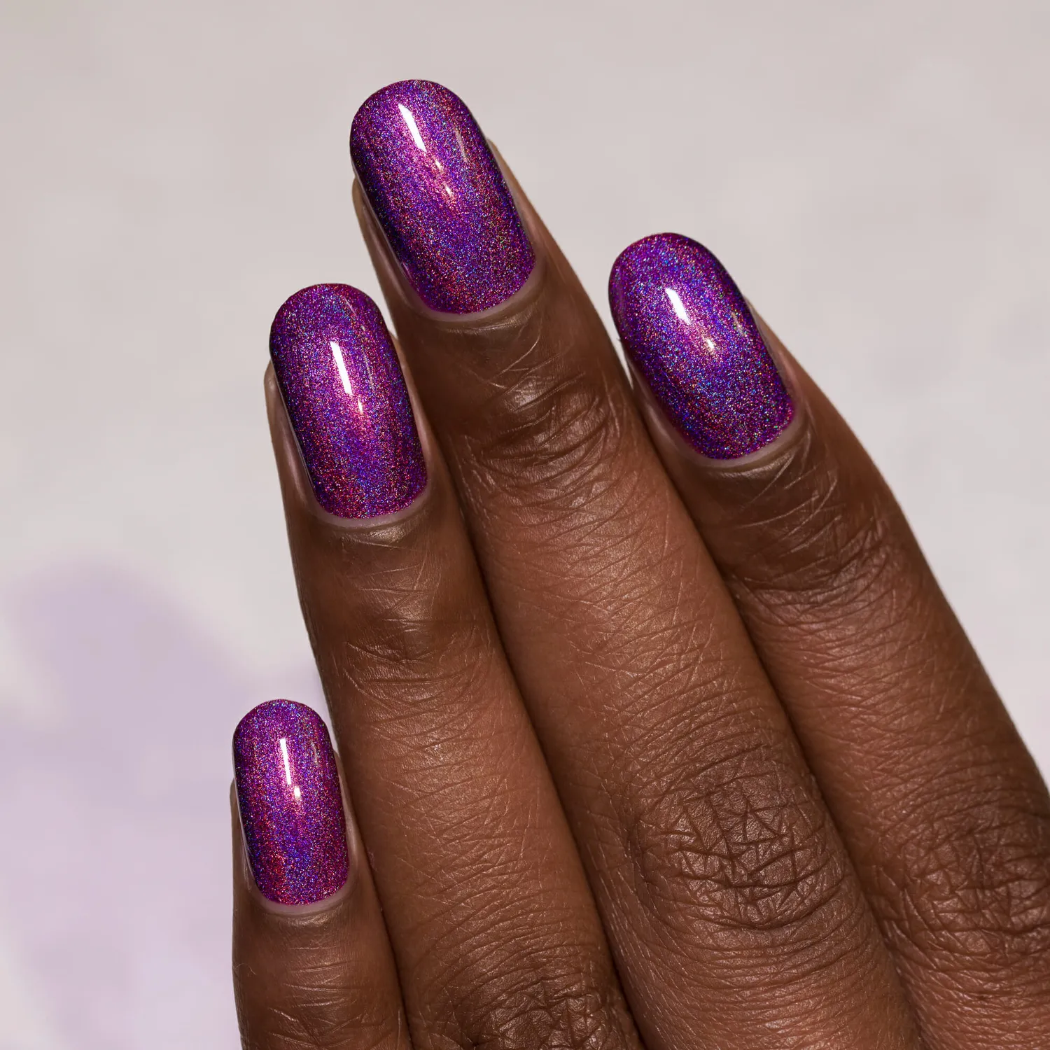 ILNP Kings & Queens nagellack bordeaux ultra holo
