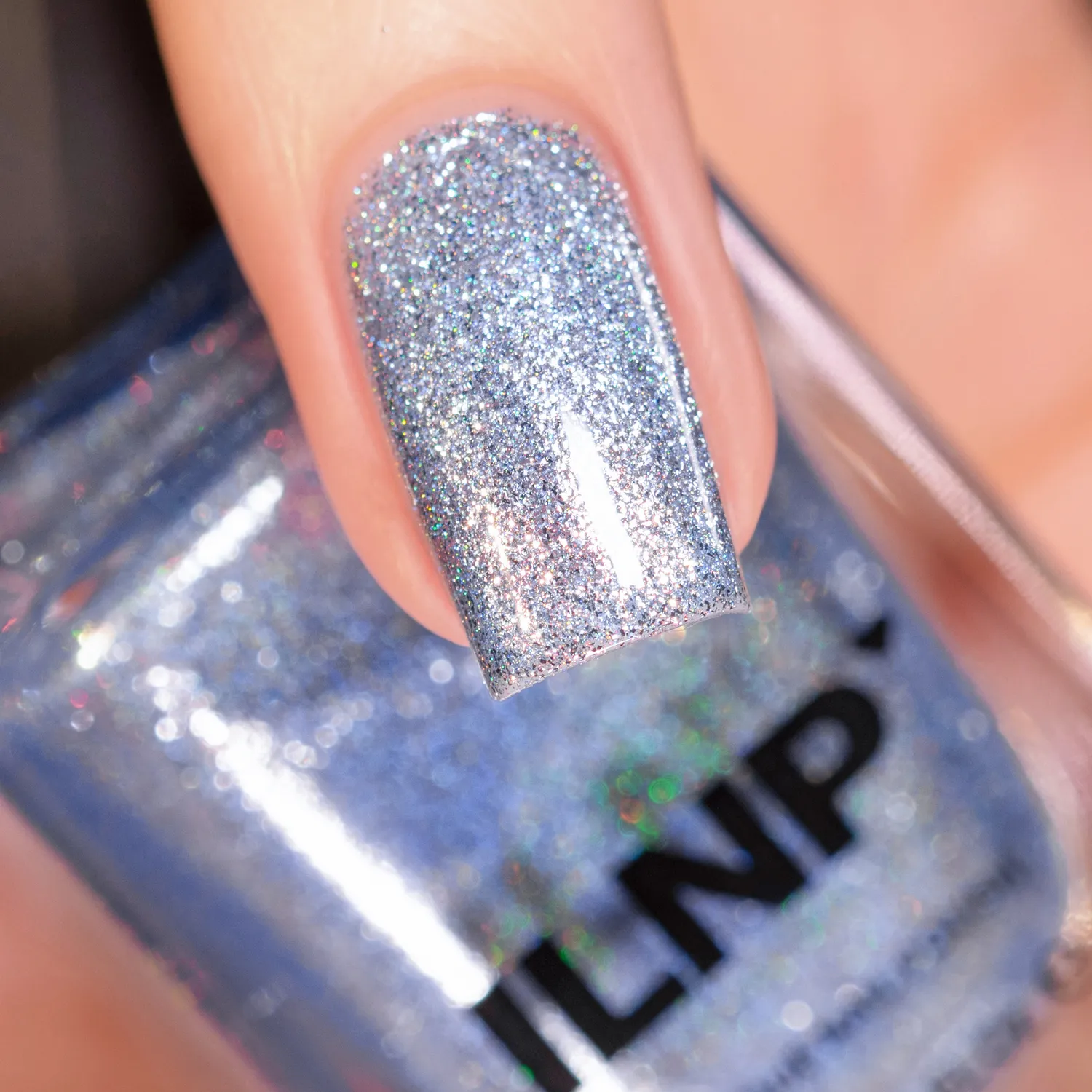 ILNP Eternal Snowkissed nagellack isblå metallic