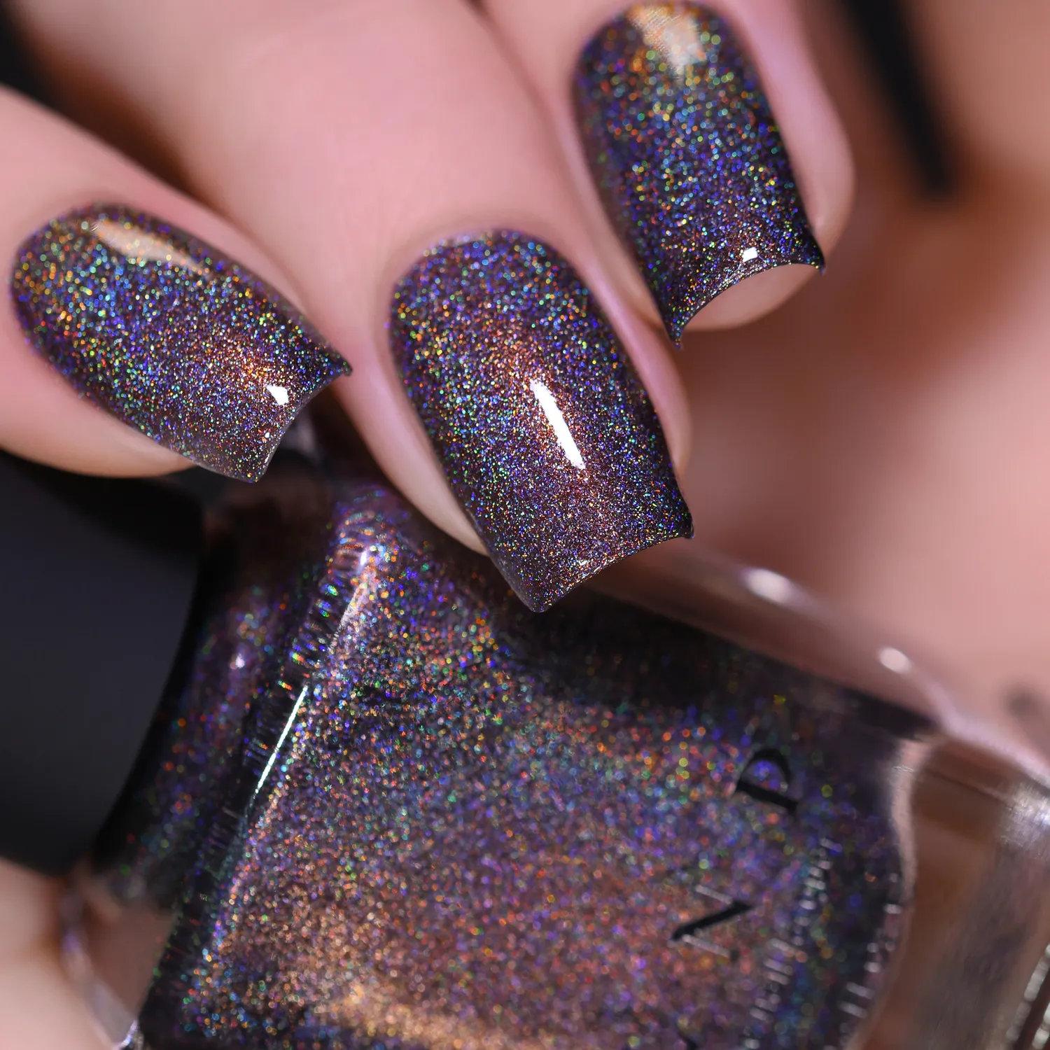ILNP Wicked Stay Hidden nagellack grå holografisk