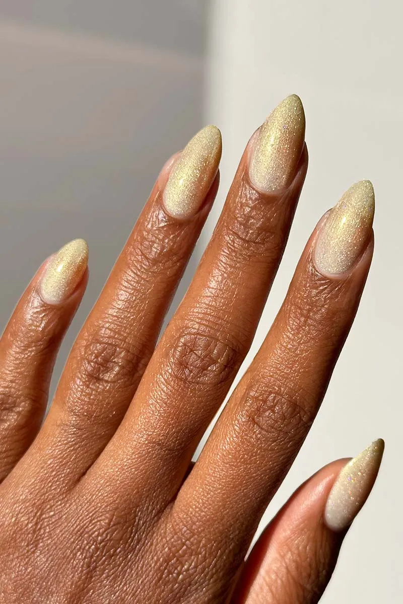 Cirque Colors Radiant Realm nagellack guld holographic