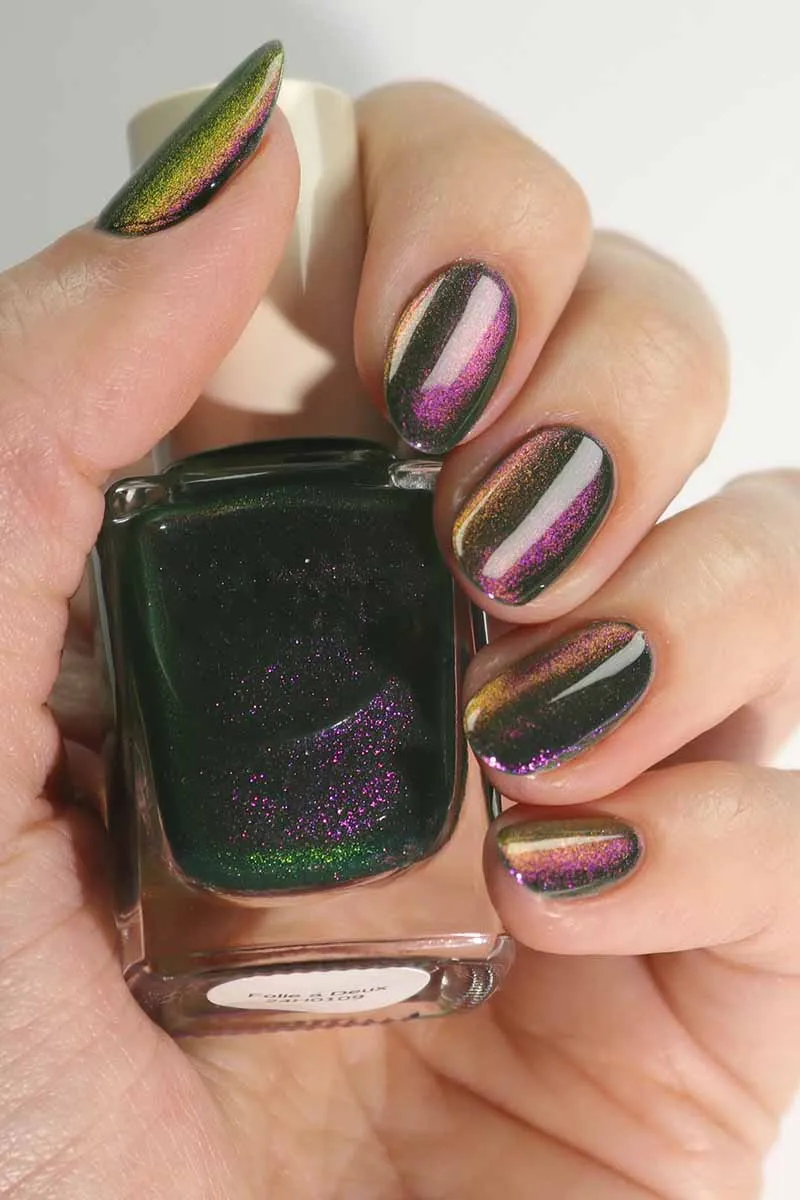 Cirque Colors Folie à Deux nagellack – magnetisk grön