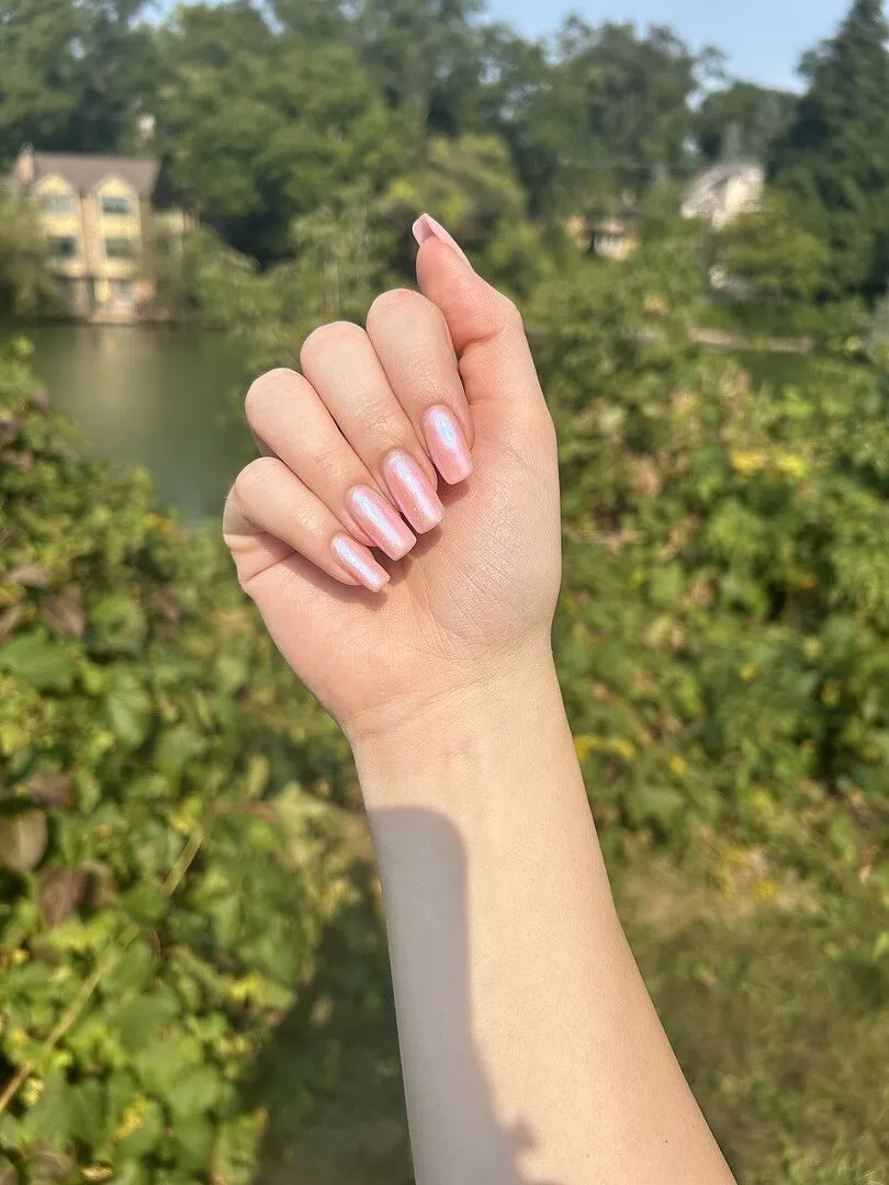 Cirque Colors Mystic Moonstone nagellack mjölkvit shimmer