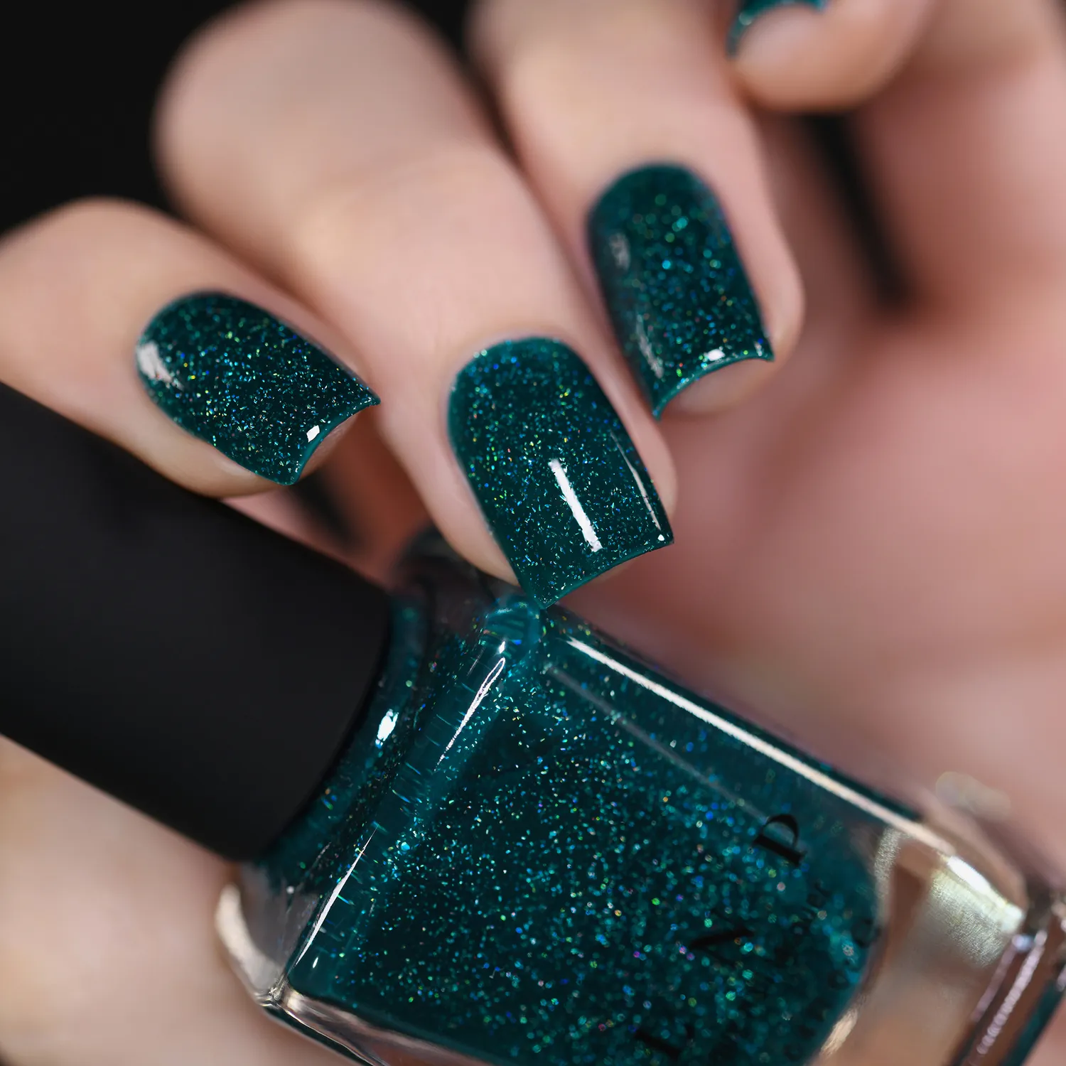 ILNP Cheers nagellack mörkgrönt holografiskt