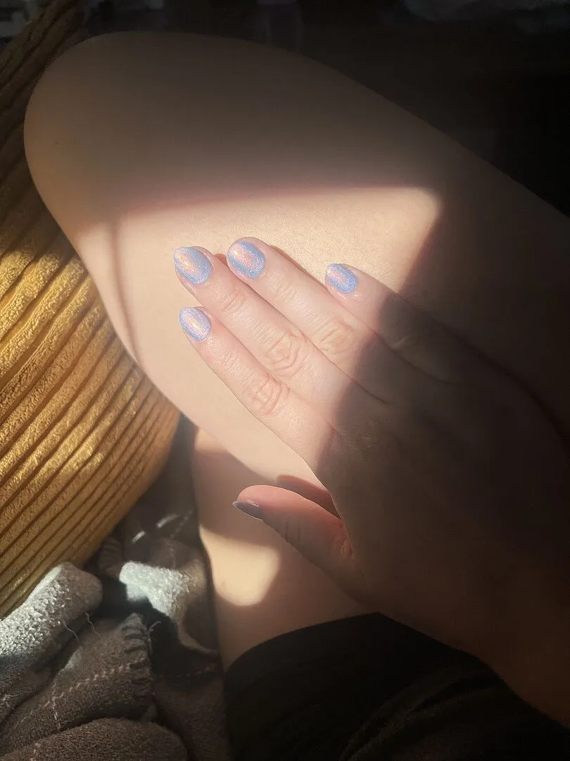 Cirque Colors Hygge nagellack sheer ljusblå kopparskimmer