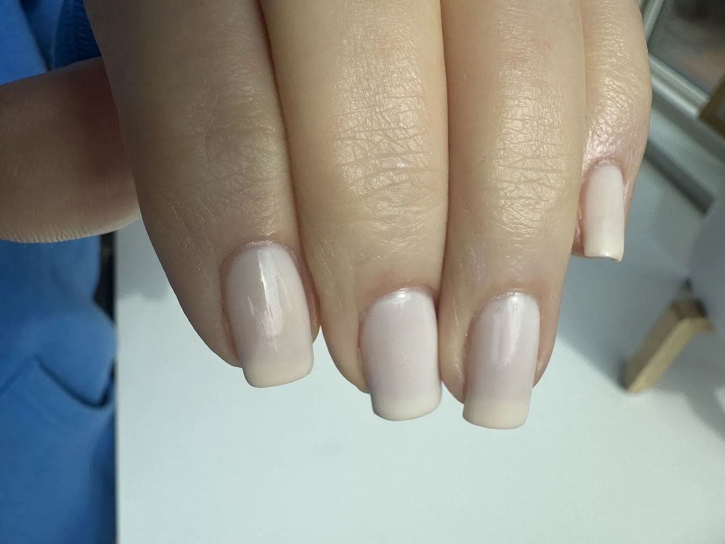 Cirque Colors Linen nagellack mjölkvitt sheer