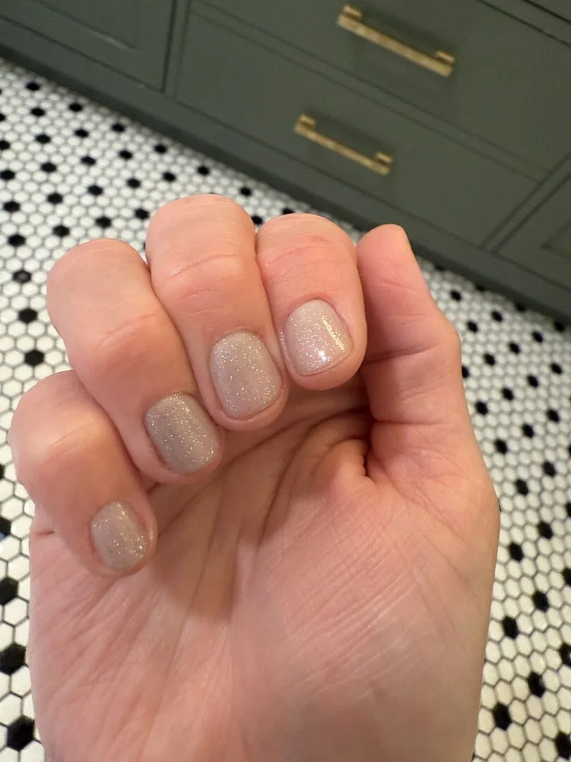 Cirque Colors Dove Jelly nagellack grå sheer
