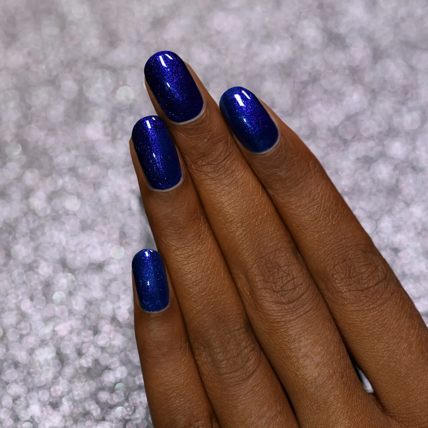 ILNP Midnight Kiss nagellack koboltblå shimmer