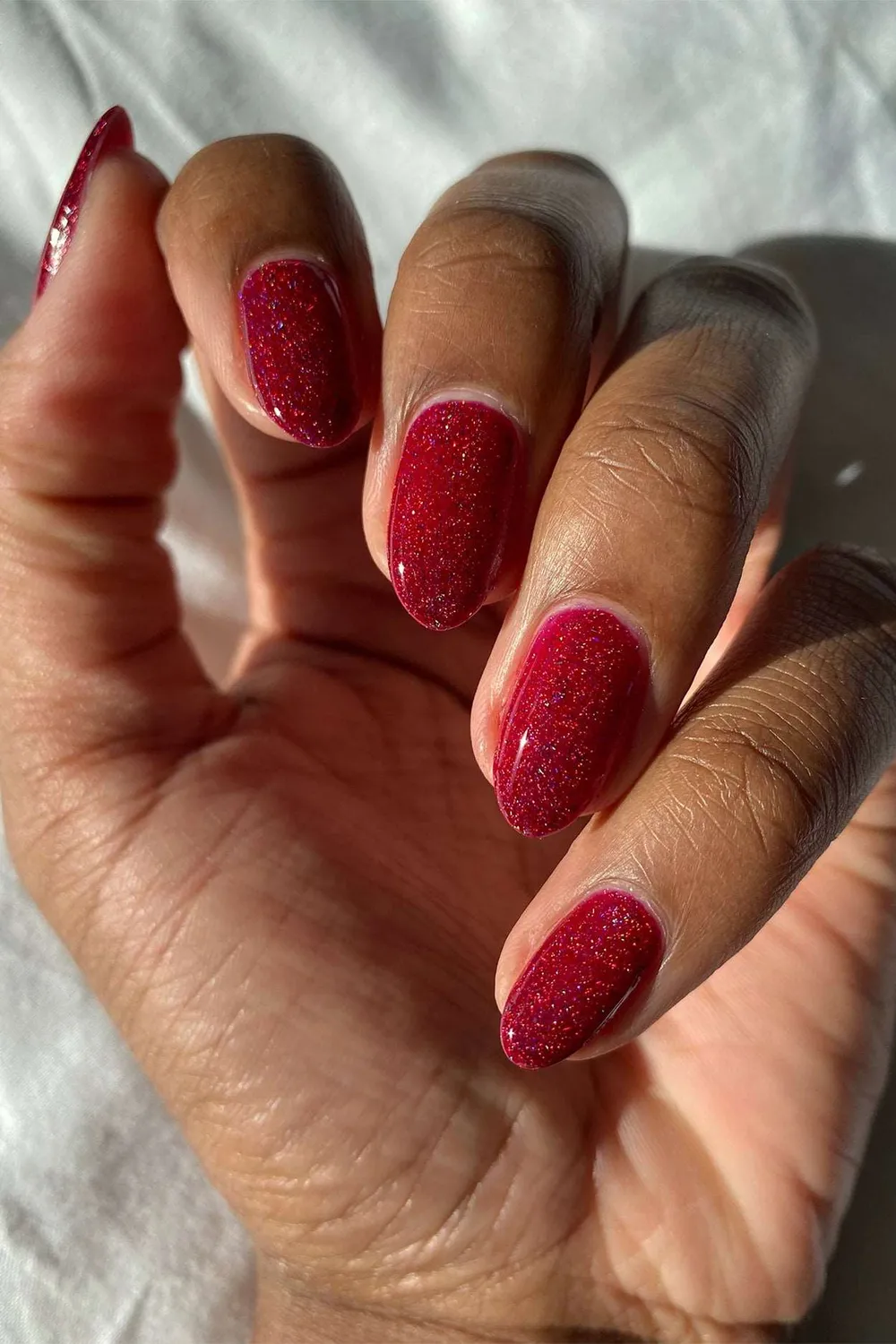 Cirque Colors Madder nagellack röd holografisk