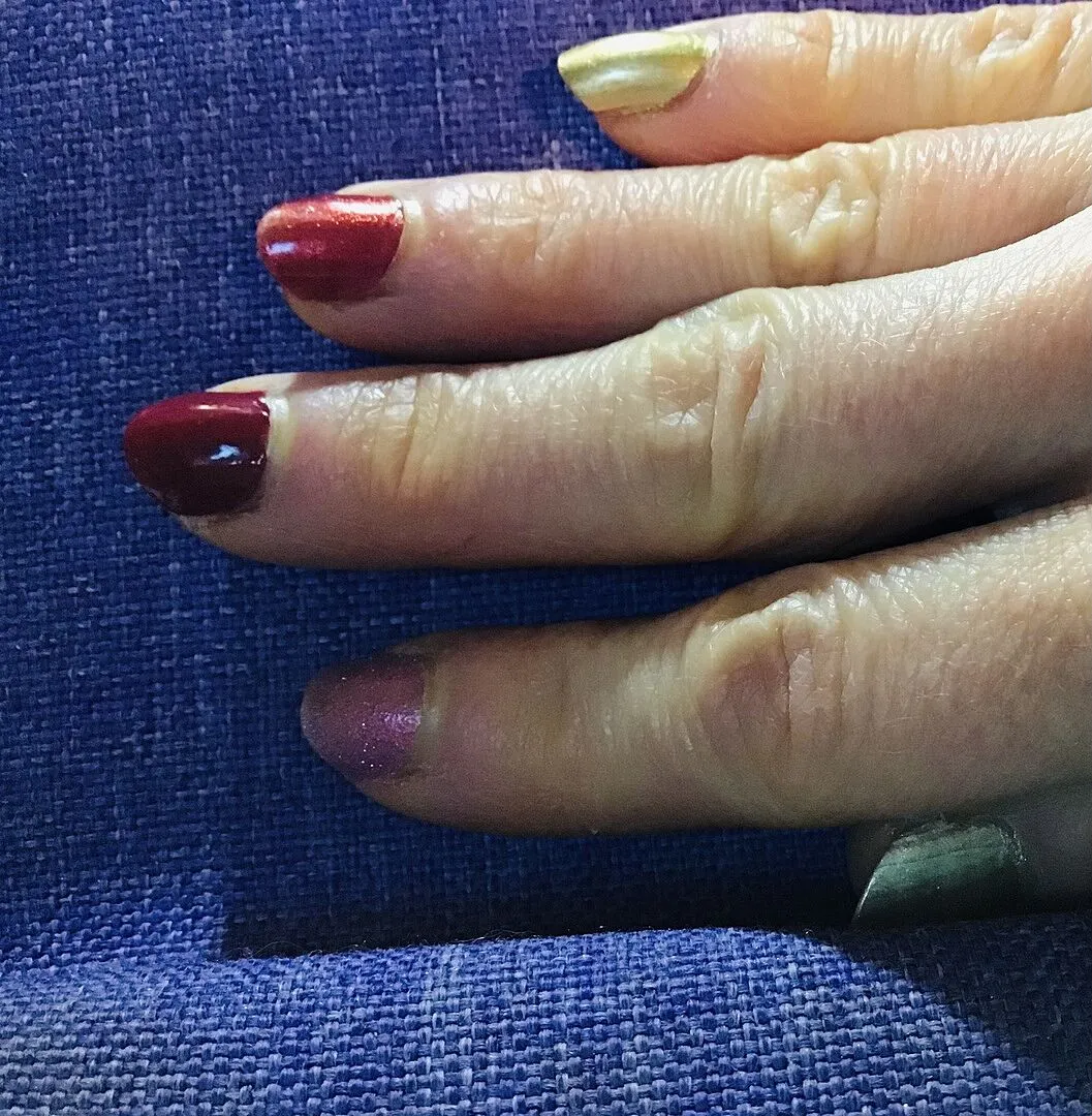 Cirque Colors Ruby Slipper magnetlack mörkröd
