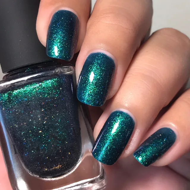 ILNP Riddle Me This holografiskt nagellack blå