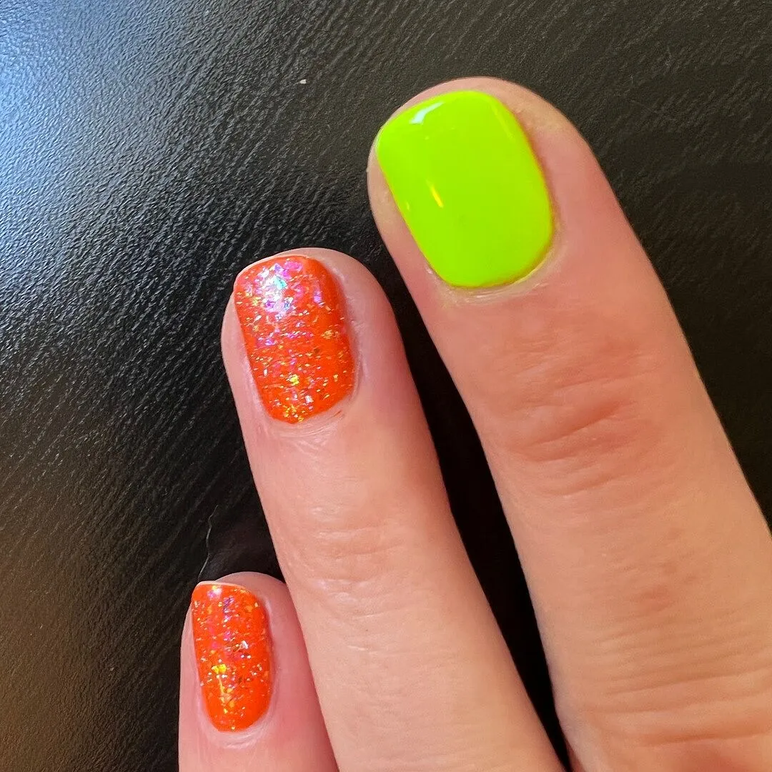 Cirque Colors Electric Daisy nagellack neon gul