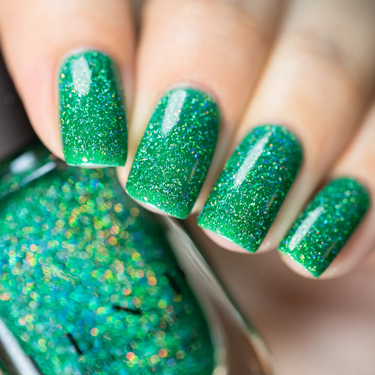 ILNP Hide and Seek nagellack grönt holo
