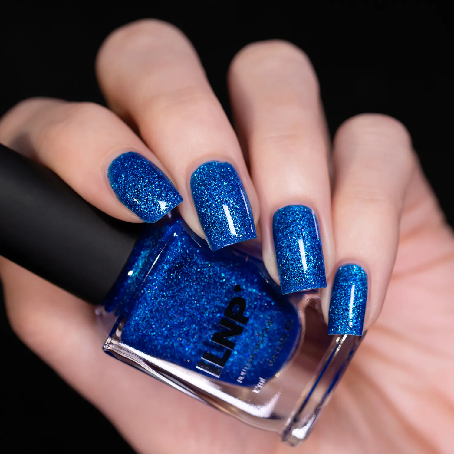 ILNP Cabana Deep Dive nagellack blå holografisk