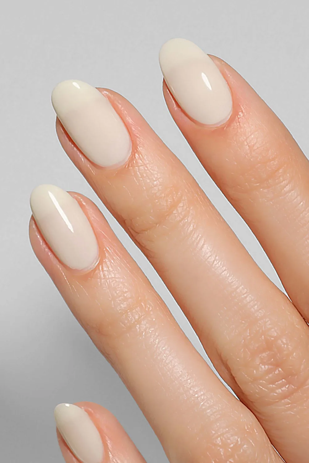 Cirque Colors Milk Glass nagellack off-white crelly