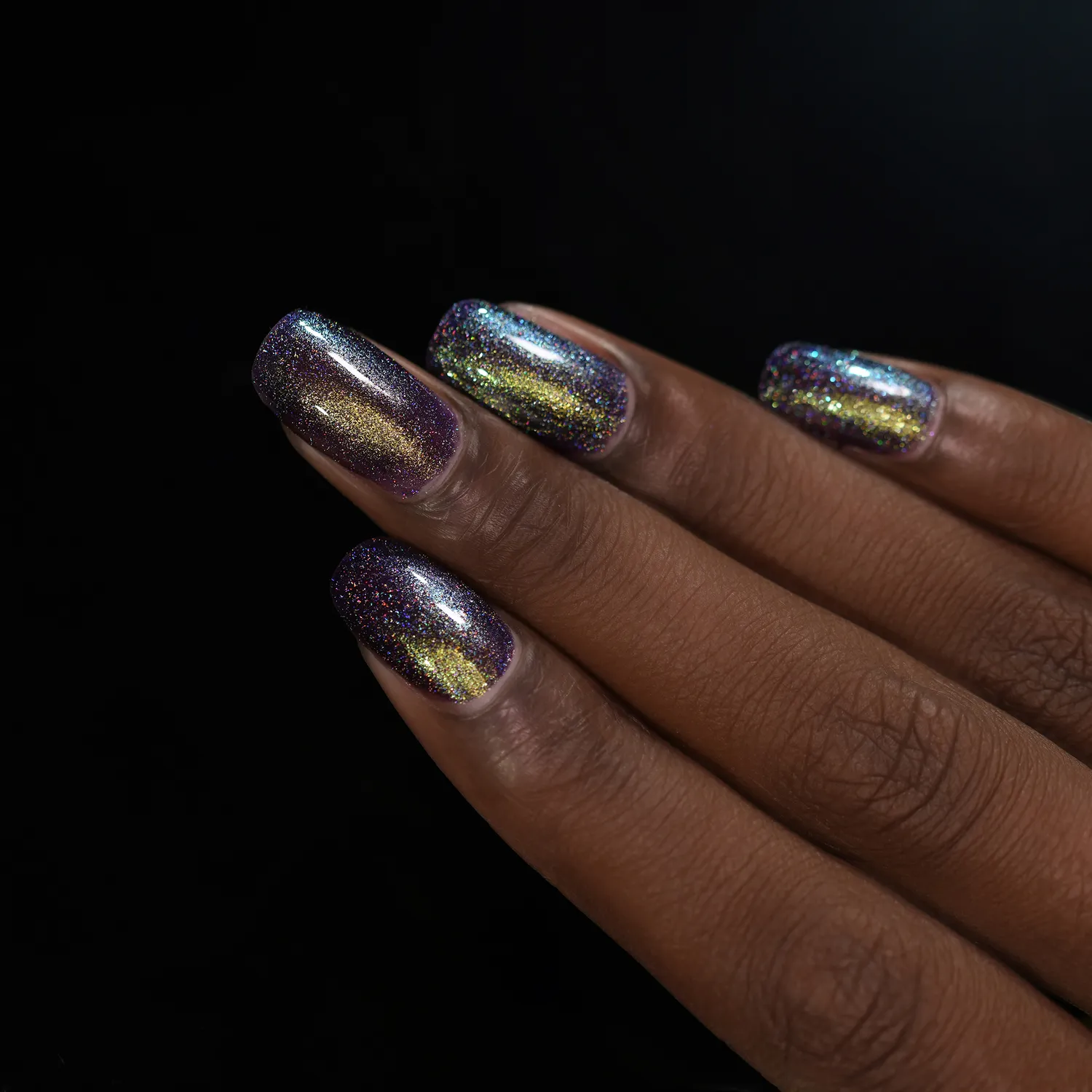 ILNP Bundled Up nagellack lila holografisk