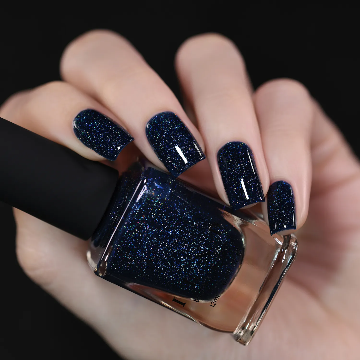 ILNP You Up? nagellack marinblått holo