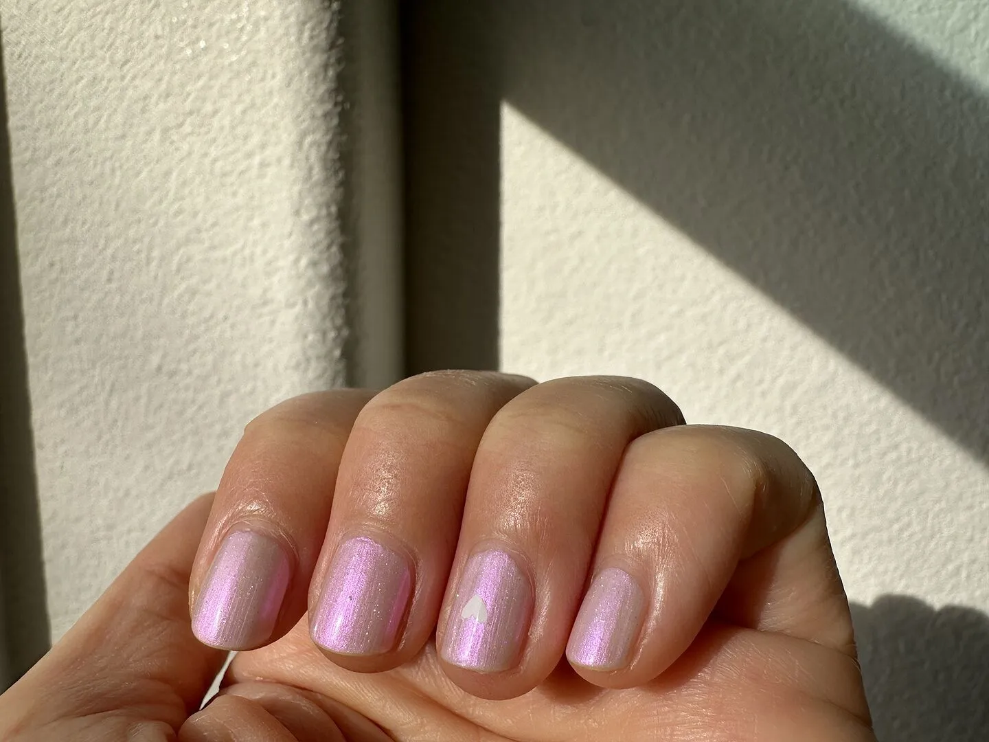 Cirque Colors Ghost Rose nagellack ljusrosa skimmer