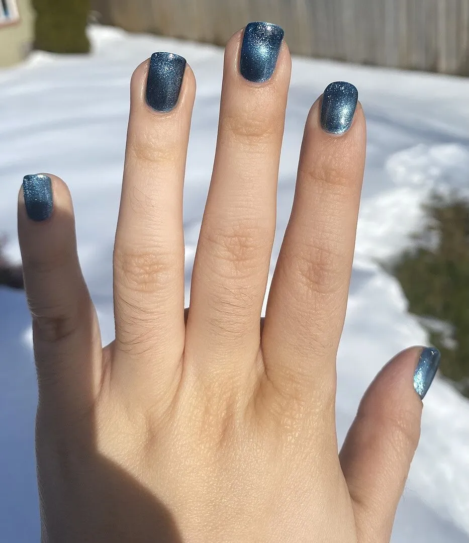 Cirque Colors Blue Velvet nagellack magnetisk blå