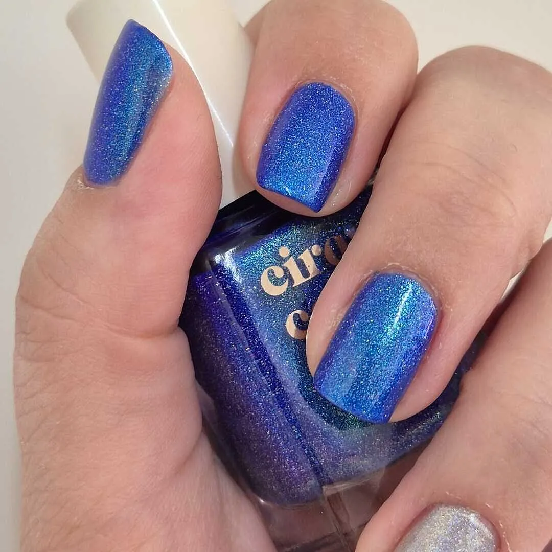 Cirque Colors Aerial Act nagellack koboltblå shimmer