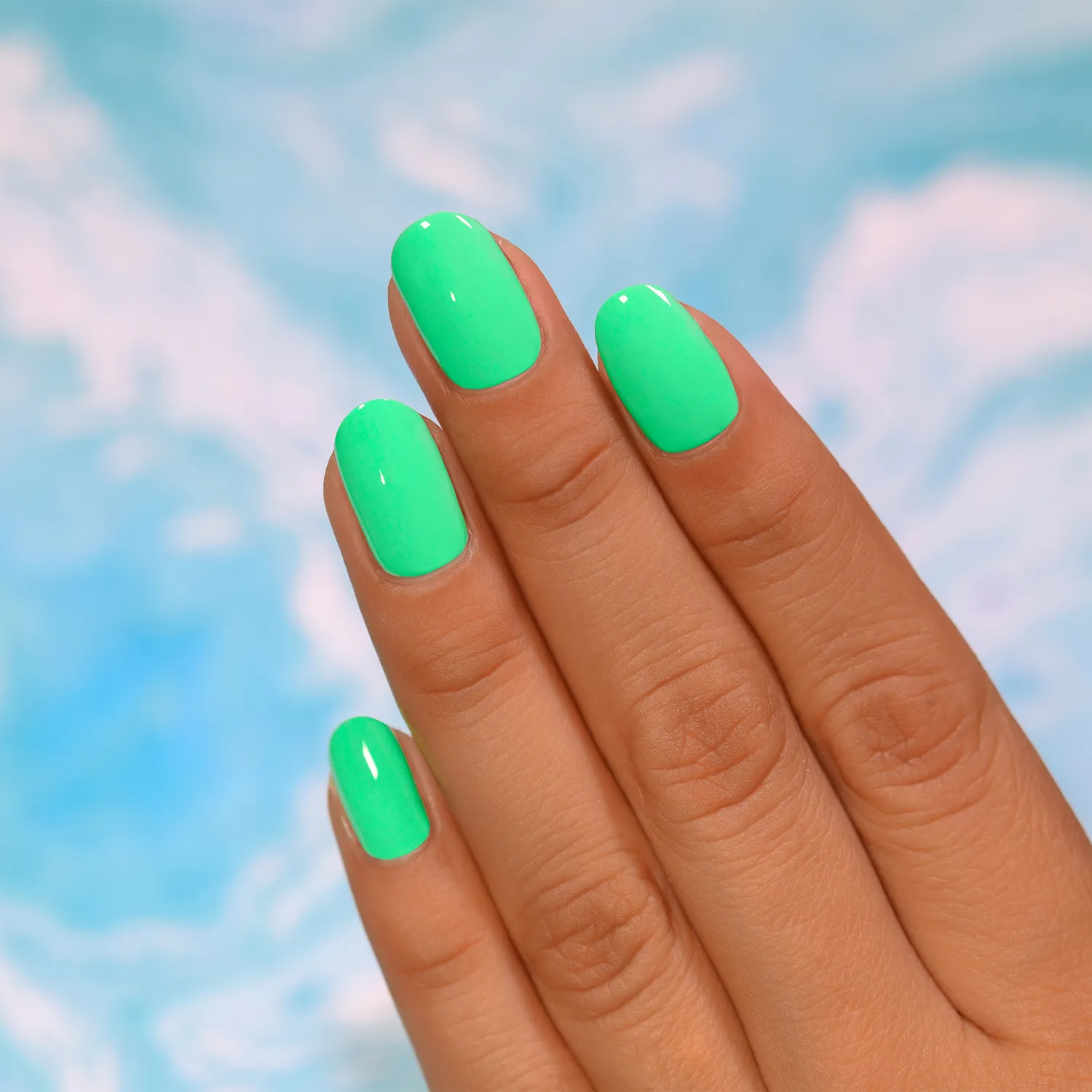 ILNP Bottoms Up nagellack ljusgrön kräm