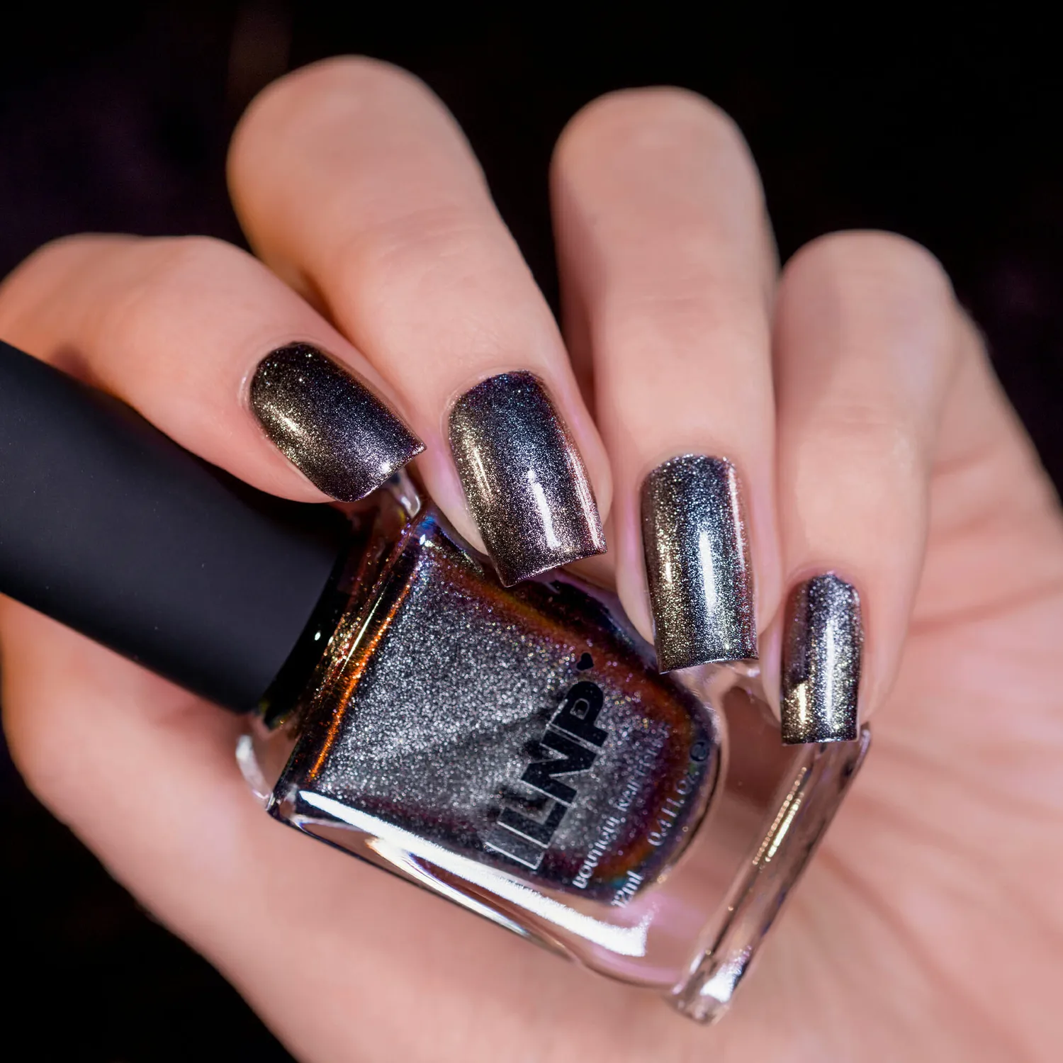 ILNP Cosmos Dark Matter nagellack magnetisk svart-röd