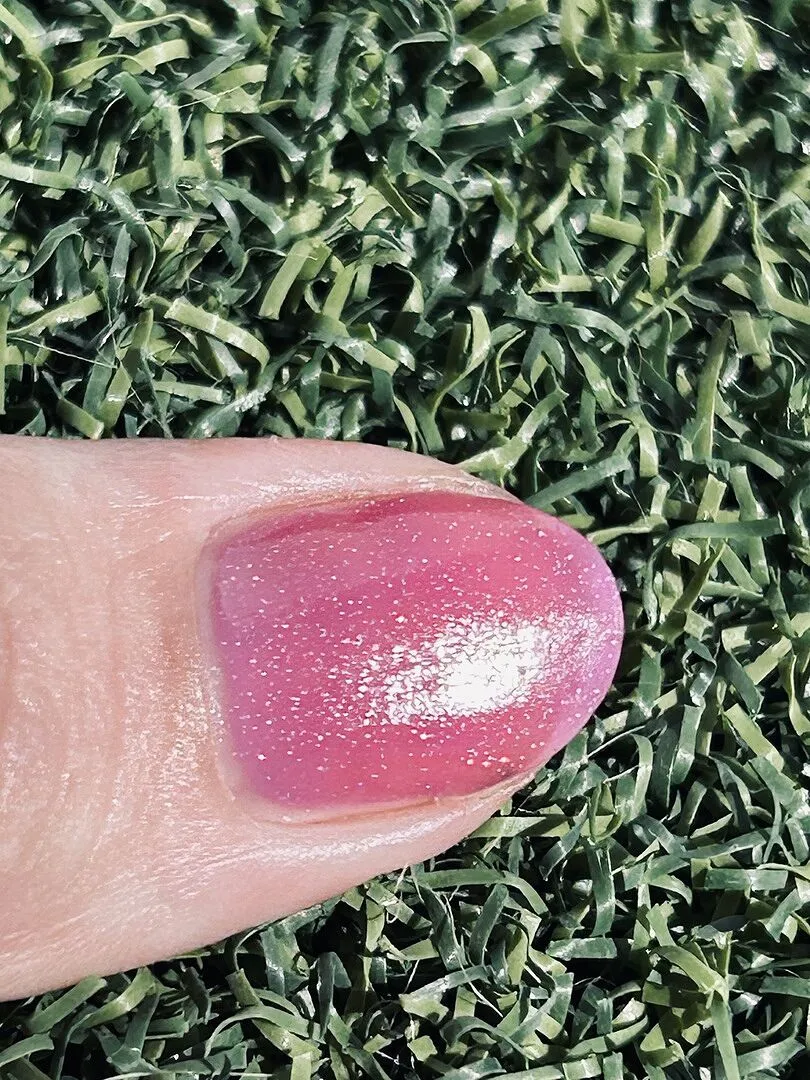Cirque Colors Lost Berry nagellack termiskt röd-rosa