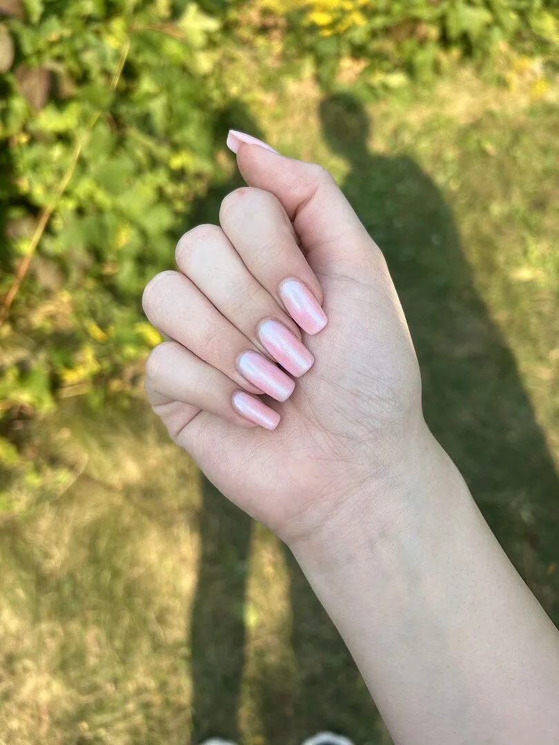 Cirque Colors Mystic Moonstone nagellack mjölkvit shimmer