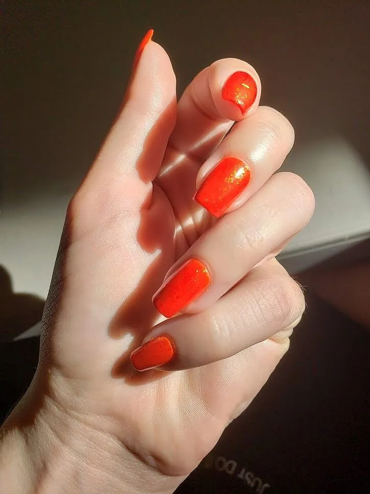 Cirque Colors Superfreak nagellack neonorange kräm