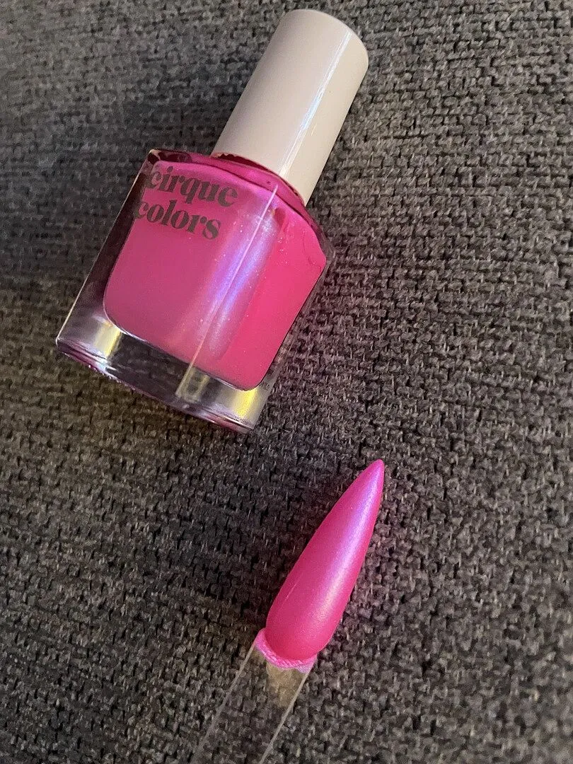 Cirque Colors Flamingo nagellack neonrosa blått skimmer