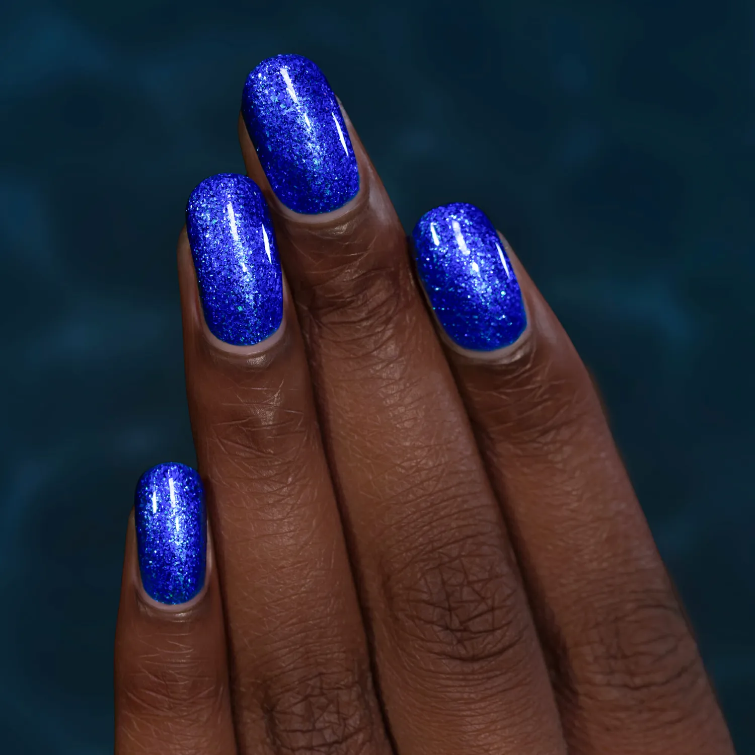 ILNP Sea Glass nagellack koboltblått shimmer