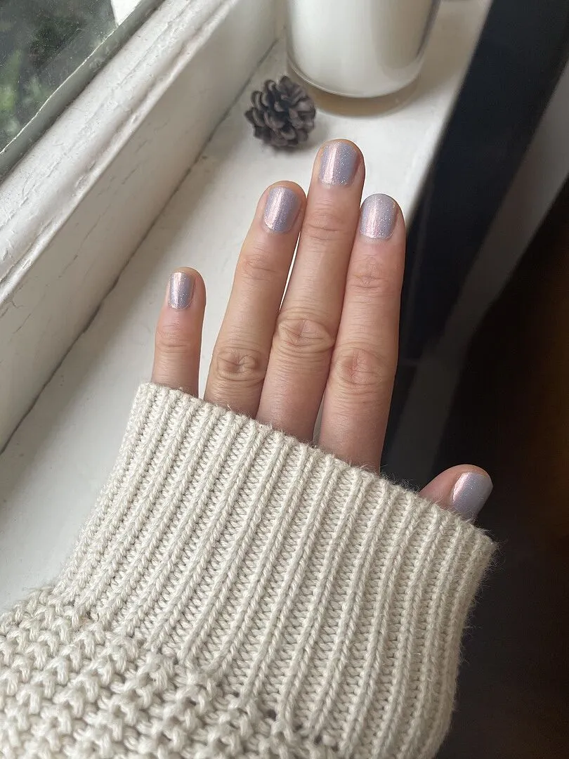 Cirque Colors Hygge nagellack sheer ljusblå kopparskimmer