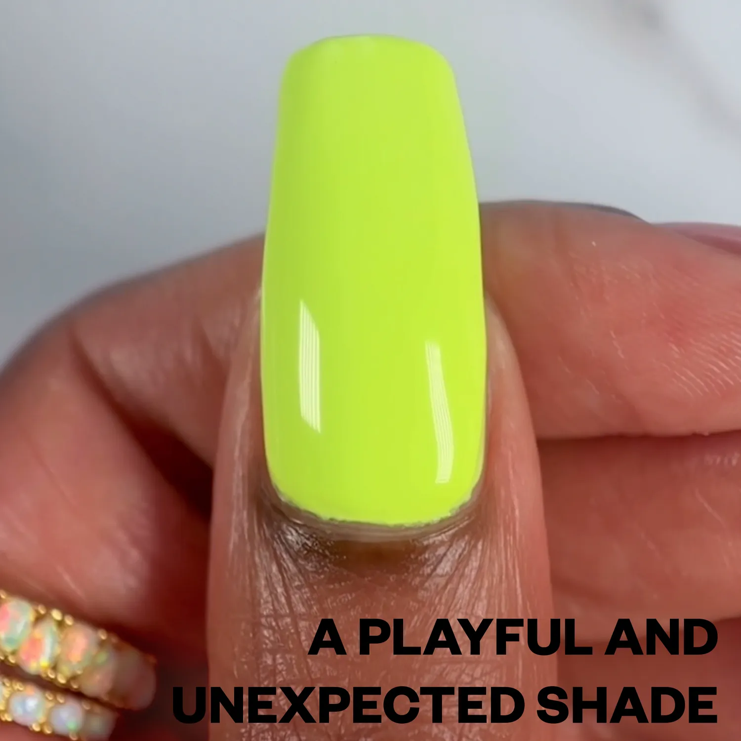 ILNP Unbothered nagellack gulgrönt krämlack 2-3 lager