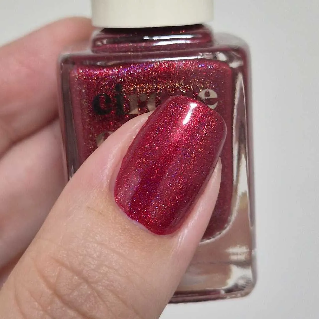 Cirque Colors Madder nagellack röd holografisk